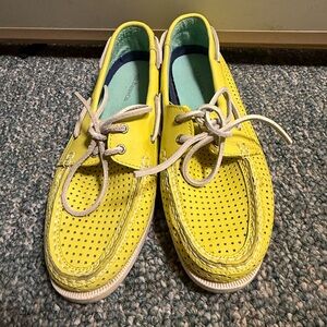 G.H. Bass & Co. Leather Boat Shoes | Women’s 8M | Yellow/green color some wear